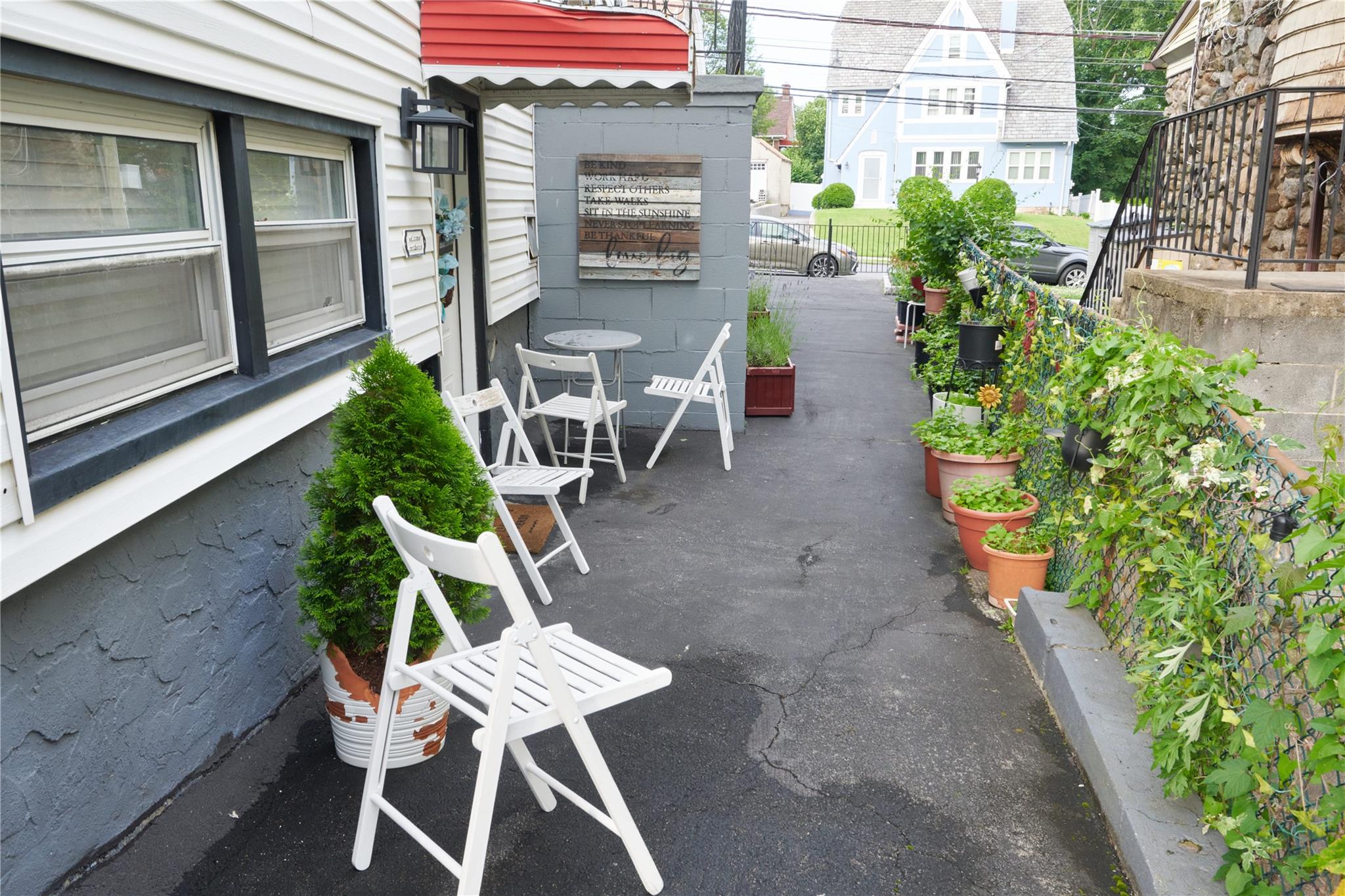 112 N Columbus Avenue