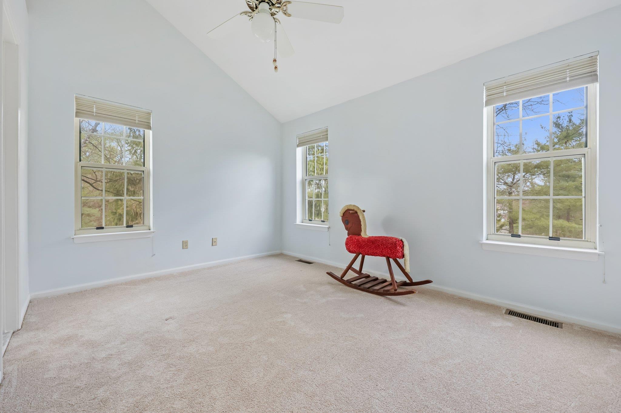 601 Pondside Drive, White Plains, Florida image 9