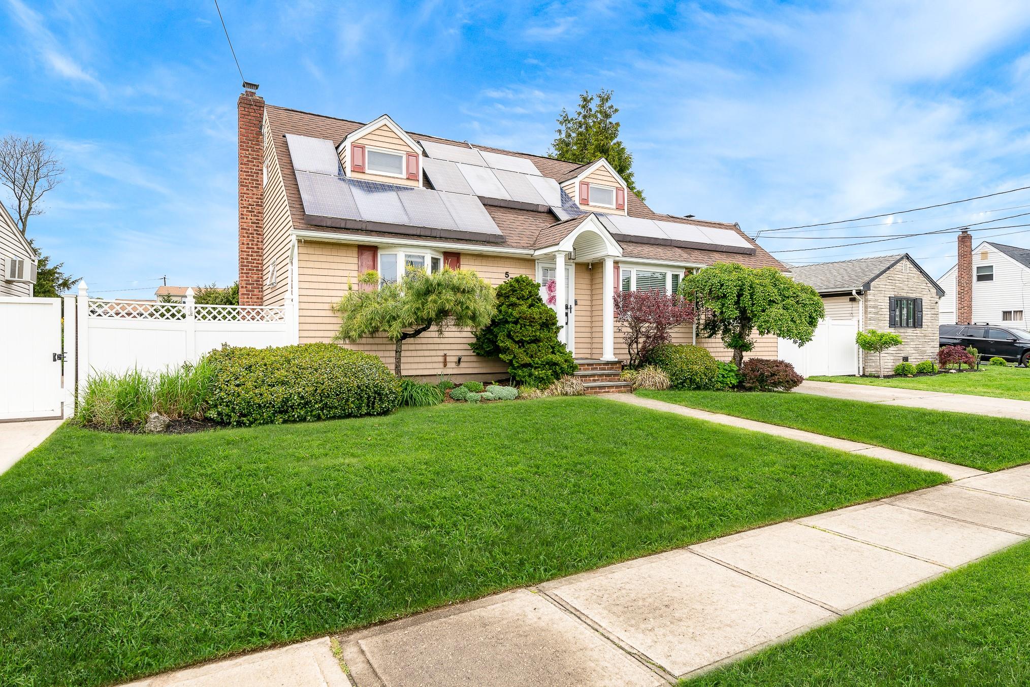 57 Nims Avenue, West Babylon, New York image 2