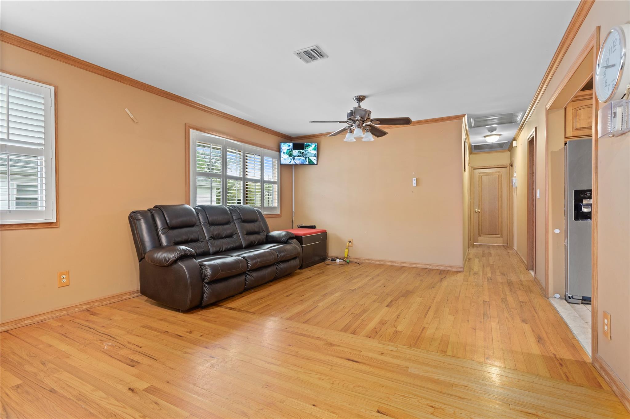 12 Pinelawn Avenue