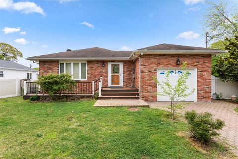 12 Pinelawn Avenue Farmingville NY 11738