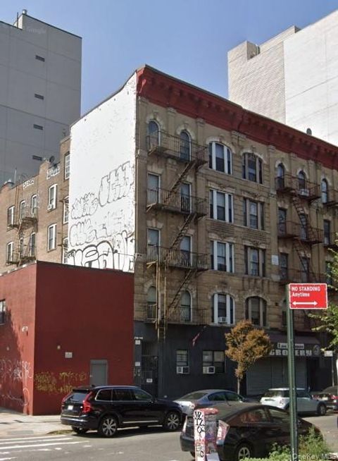 300 N 8th Street Brooklyn NY 11211