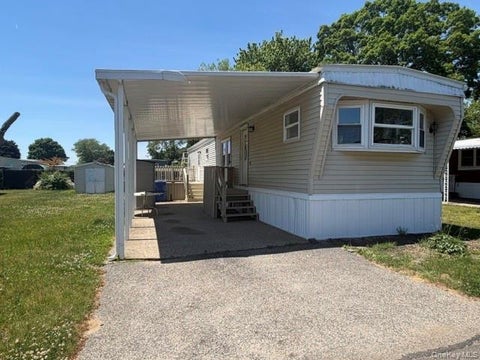 Photo of 70 Revere Drive, Bohemia, NY 11716 (MLS # 1009799)
