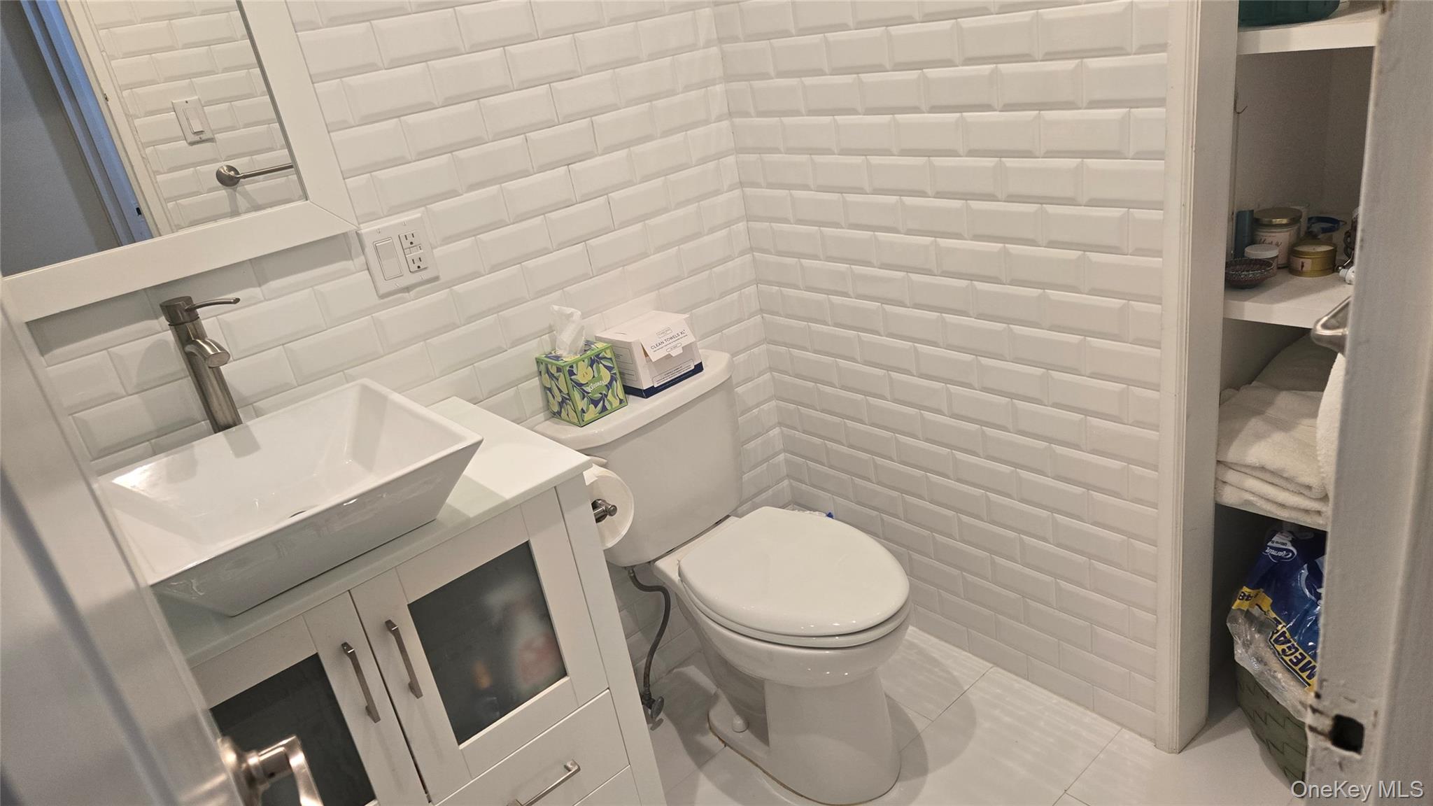 Long Beach, New York 11561, United States, 1 Bedroom Bedrooms, ,1 BathroomBathrooms,Residential,Active,216146