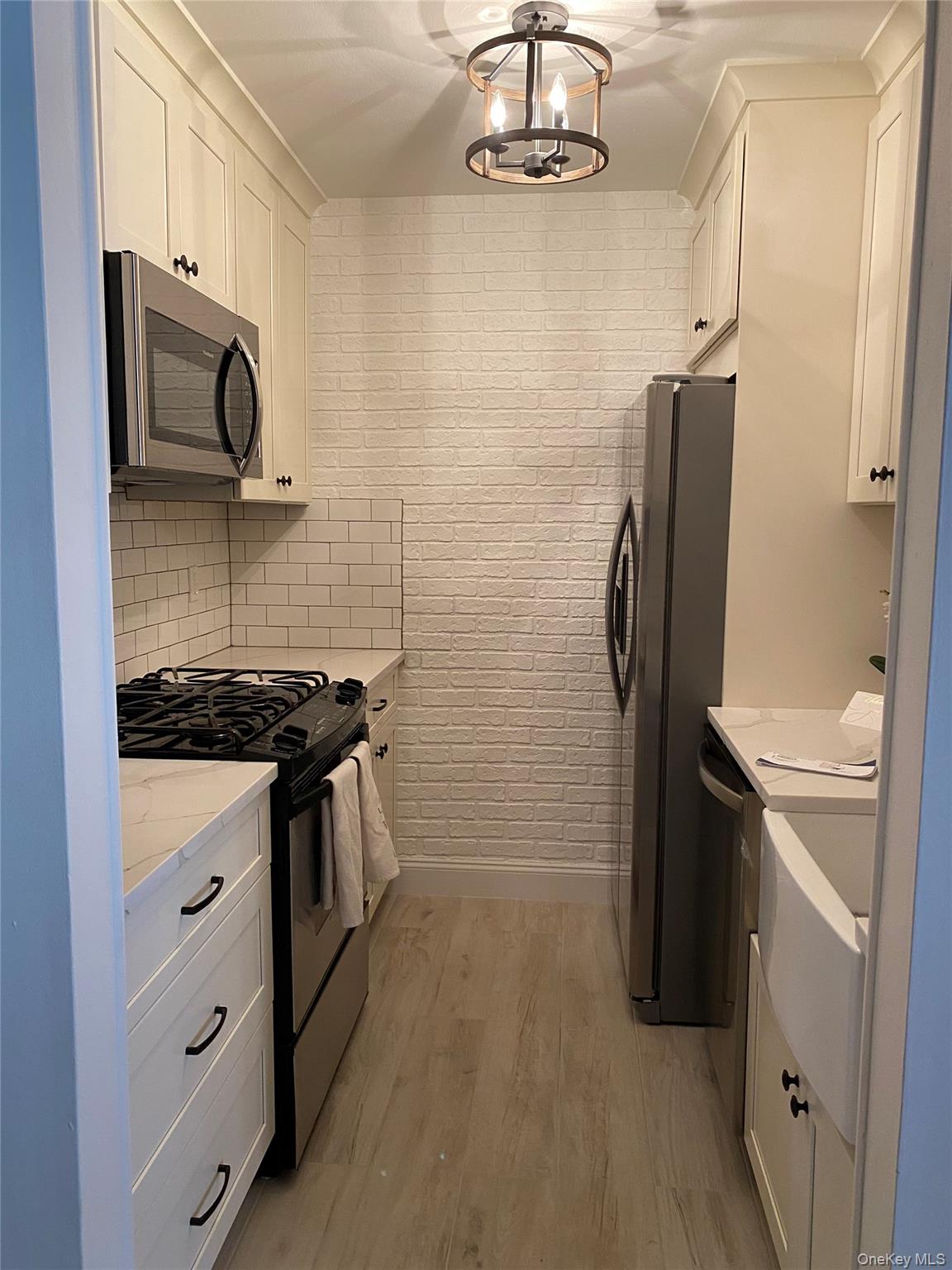 Long Beach, New York 11561, United States, 1 Bedroom Bedrooms, ,1 BathroomBathrooms,Residential,Active,216146