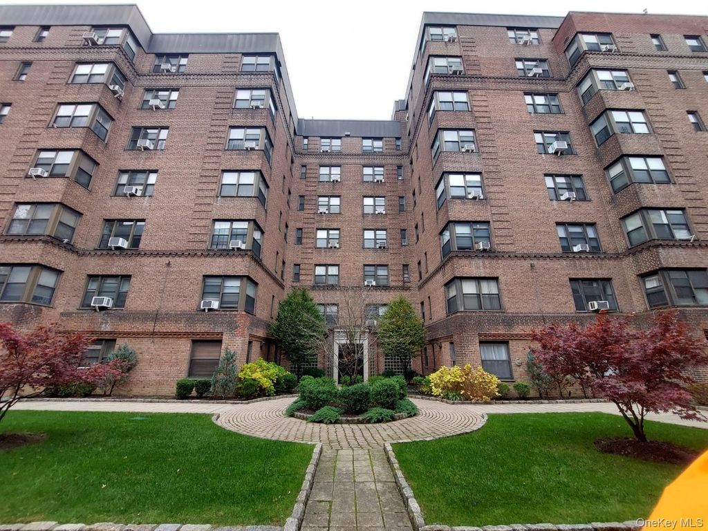 Photo of 101 Ellwood Avenue #6H, Mount Vernon, NY 10552 (MLS # 941854)