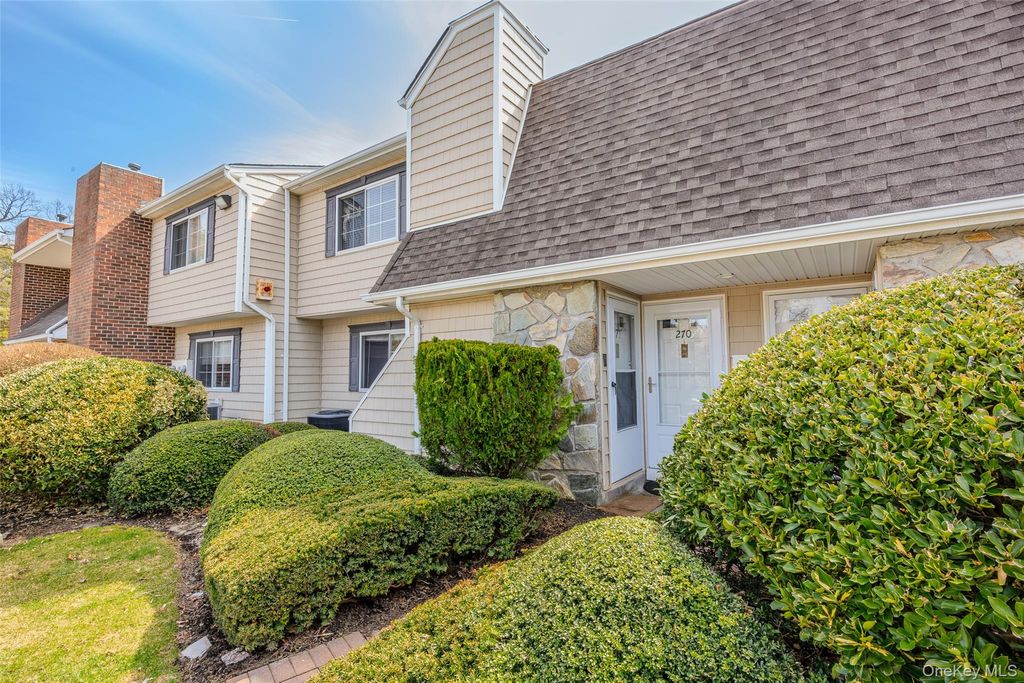 Photo of 271 Lake Pointe Cirlce Cir #271, Middle Island, NY 11953 (MLS # 987652)