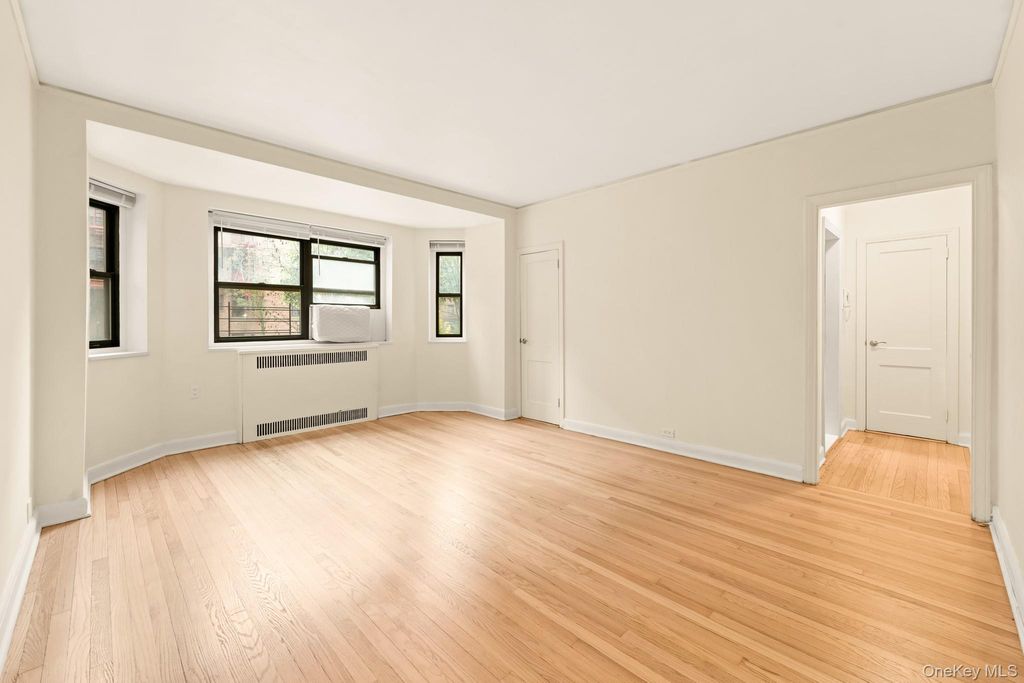 Photo of 34-21 78th Street #1H, Jackson Heights, NY 11372 (MLS # 997056)