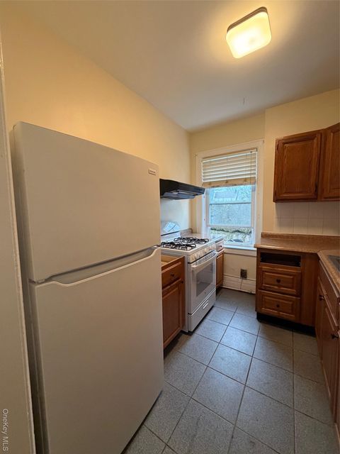 837 White Plains Road 1R Scarsdale NY 10583