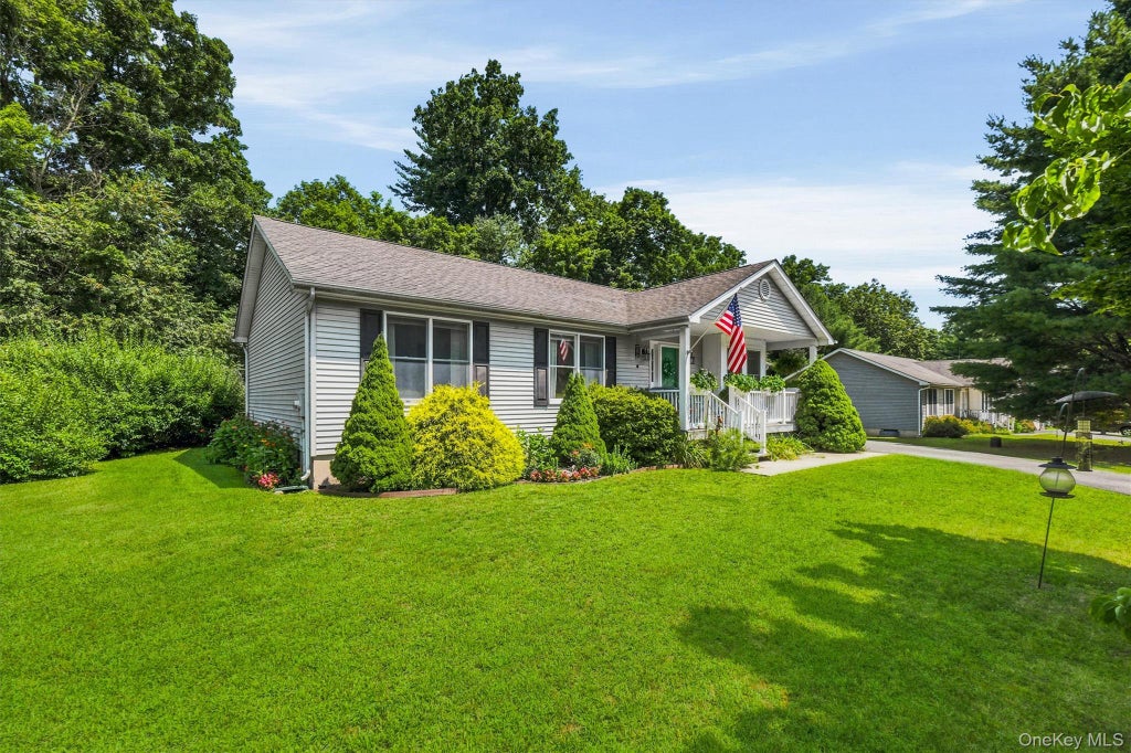 Photo of 22 Rosewood Lane, Wurtsboro, NY 12790 (MLS # 1029736)