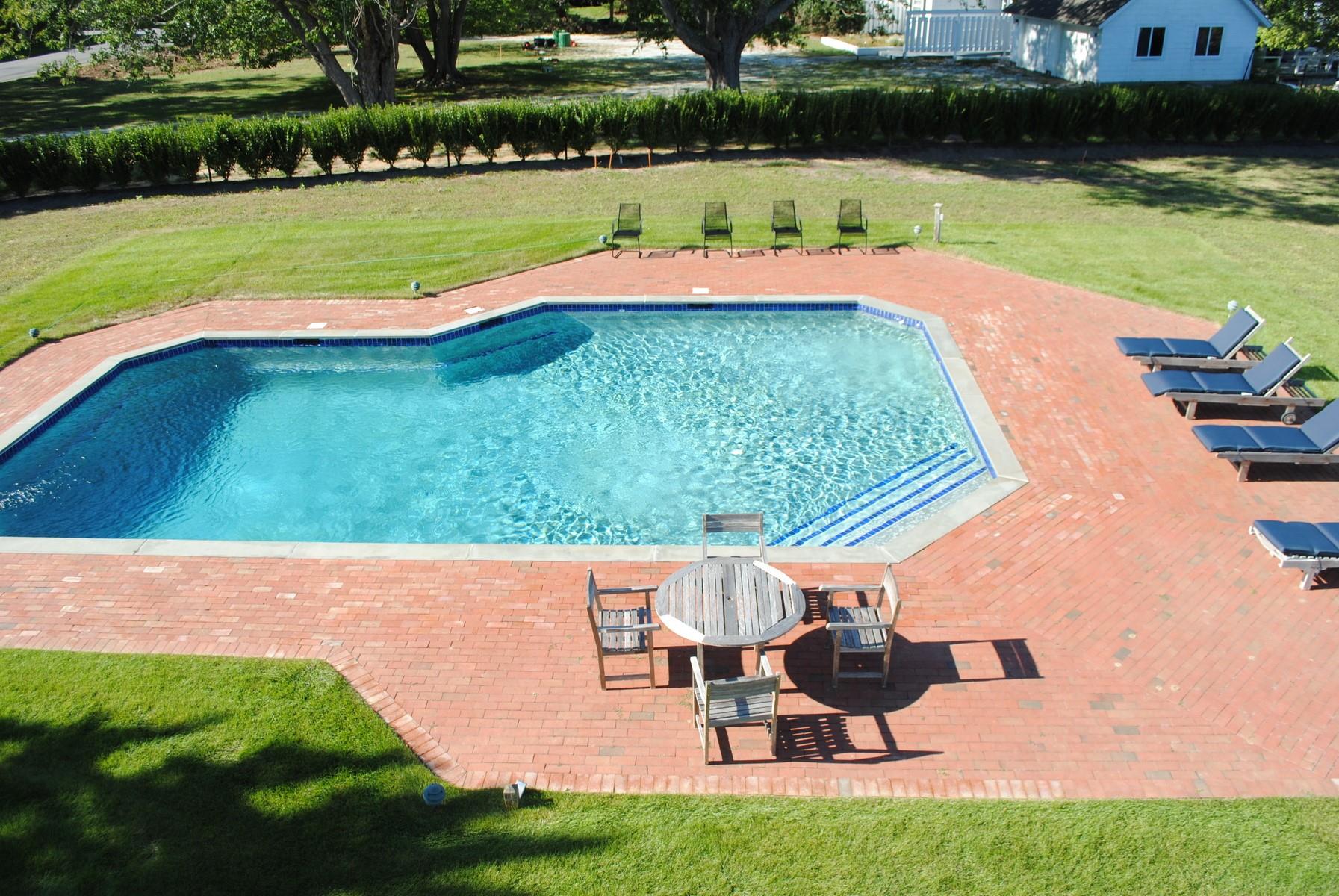 35 Quaquanantuck Lane