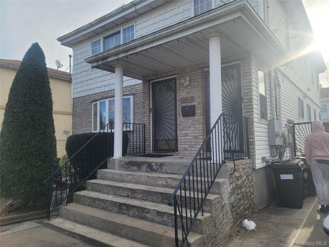 Multifamily For Sale - 29-31 Falcon Avenue<br/> Far Rockaway, NY 11691