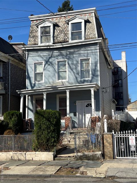 Multifamily For Sale - 16 N 9th Avenue<br/> Mount Vernon, NY 10550