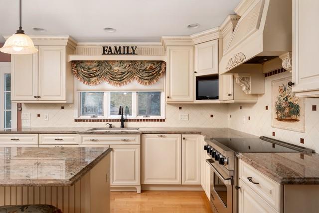 39 Jefferson Landing Circle, Port Jefferson, New York image 6