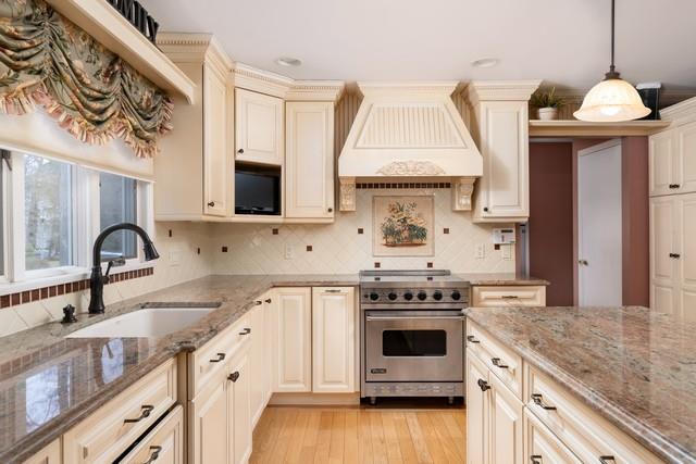 39 Jefferson Landing Circle, Port Jefferson, New York image 4