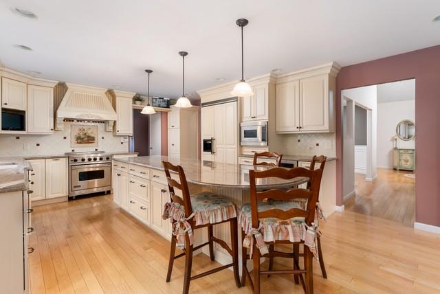 39 Jefferson Landing Circle, Port Jefferson, New York image 8