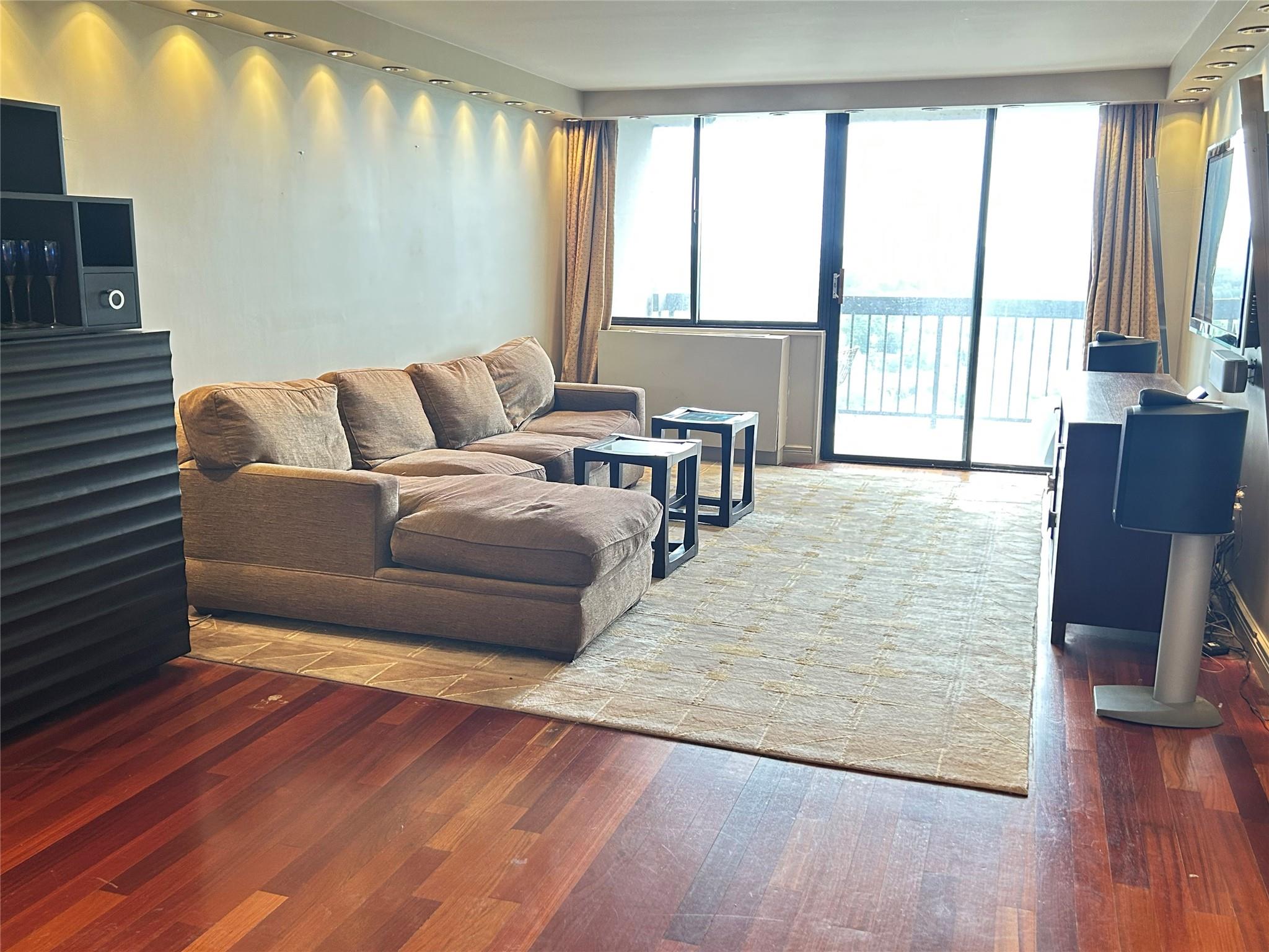 One Bay Club Drive #18 S, Bayside, New York image 3