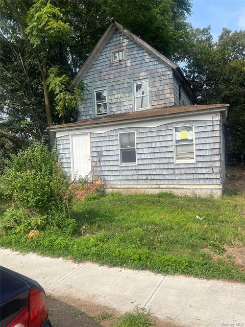 Photo of 60 bedell Street, Freeport, NY 11520 (MLS # 926726)