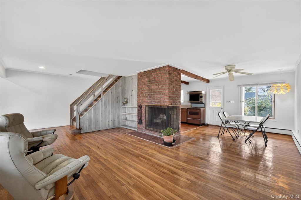 Photo of 23 Pell Terrace, Garden City, NY 11530 (MLS # 985907)