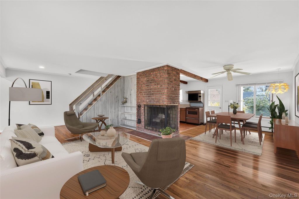 Photo of 23 Pell Terrace, Garden City, NY 11530 (MLS # 985907)