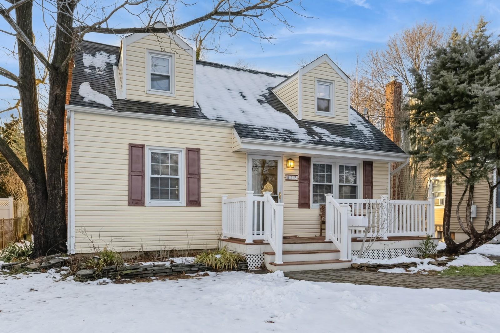 13 Irving Johnson Street, East Northport, New York image 4