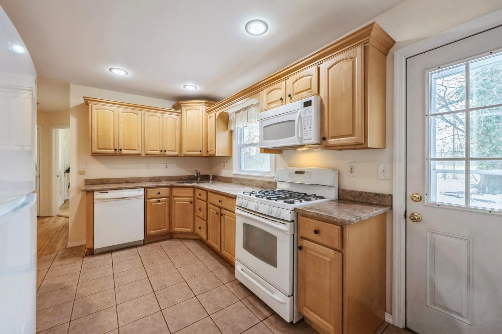 13 Irving Johnson Street, East Northport, New York image 9