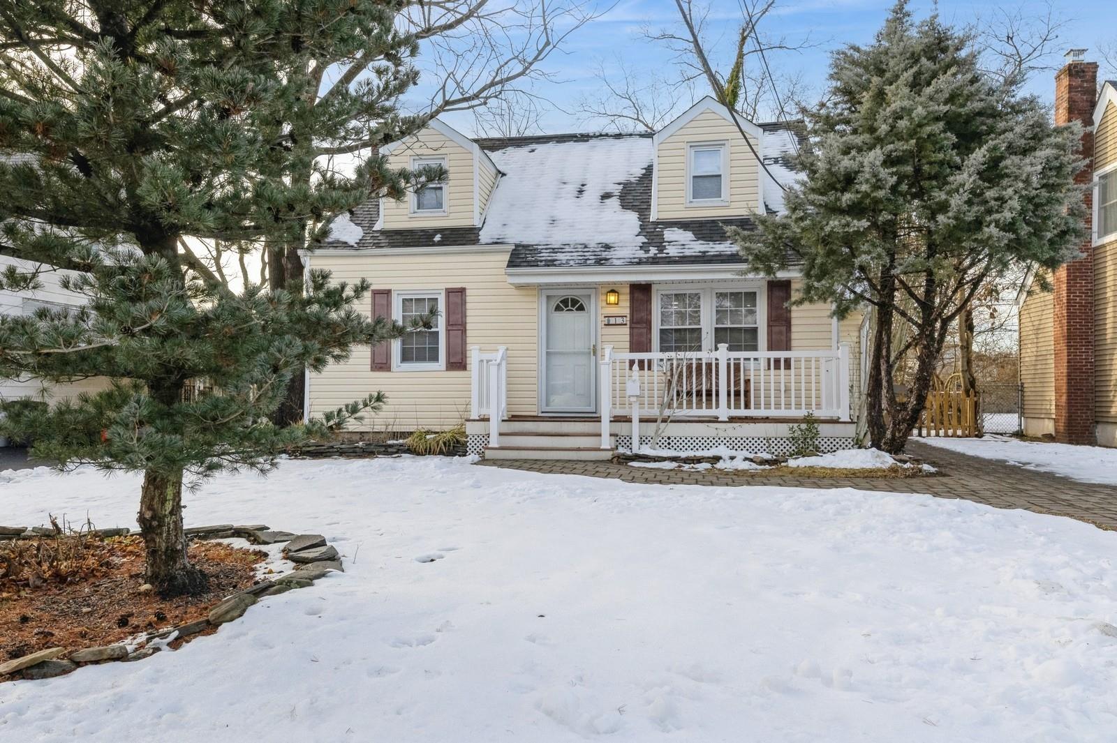 13 Irving Johnson Street, East Northport, New York image 3