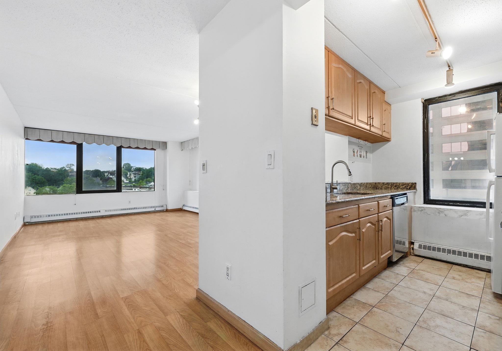 4 Martine Avenue #416, White Plains, New York image 11