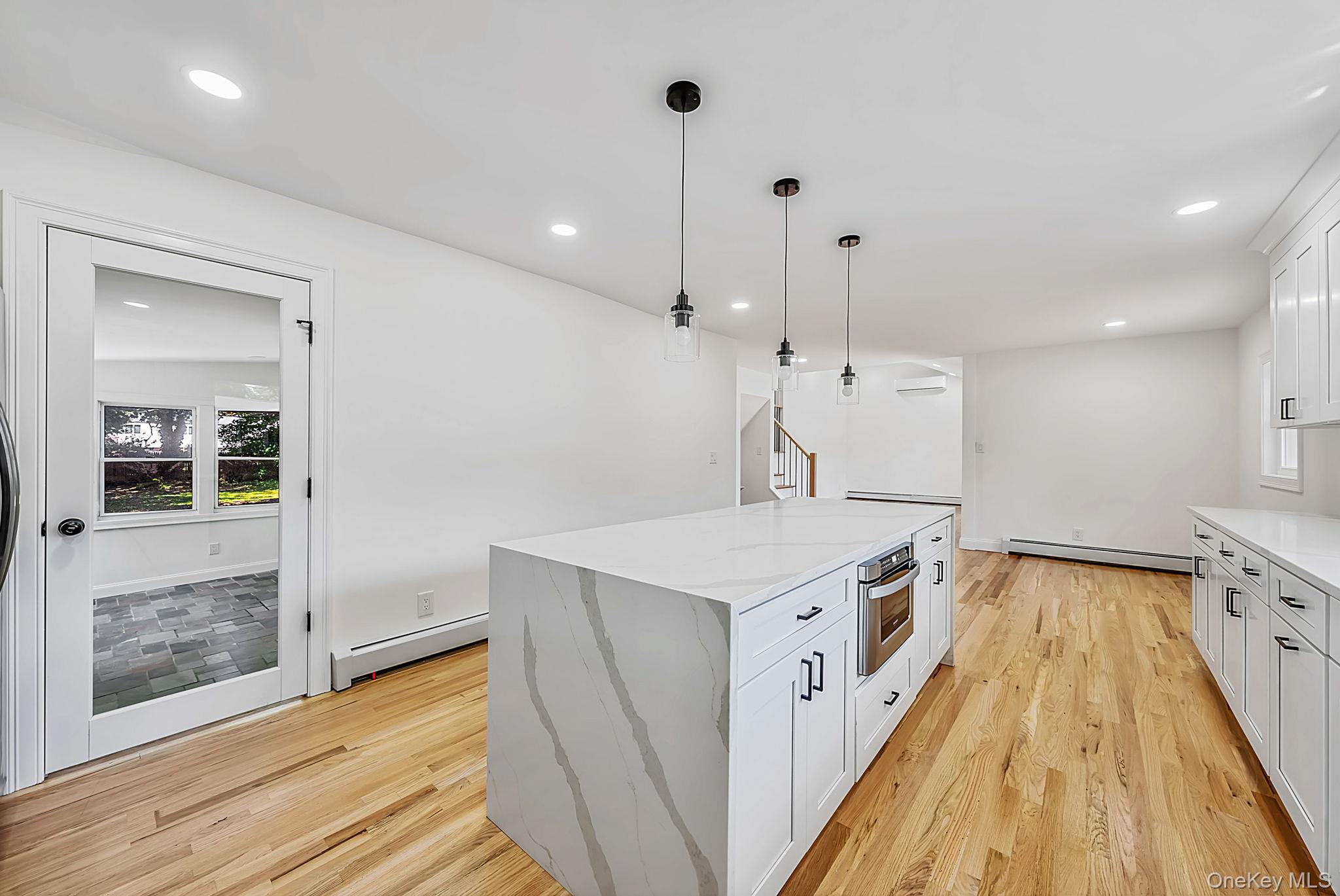 928 Manor Lane