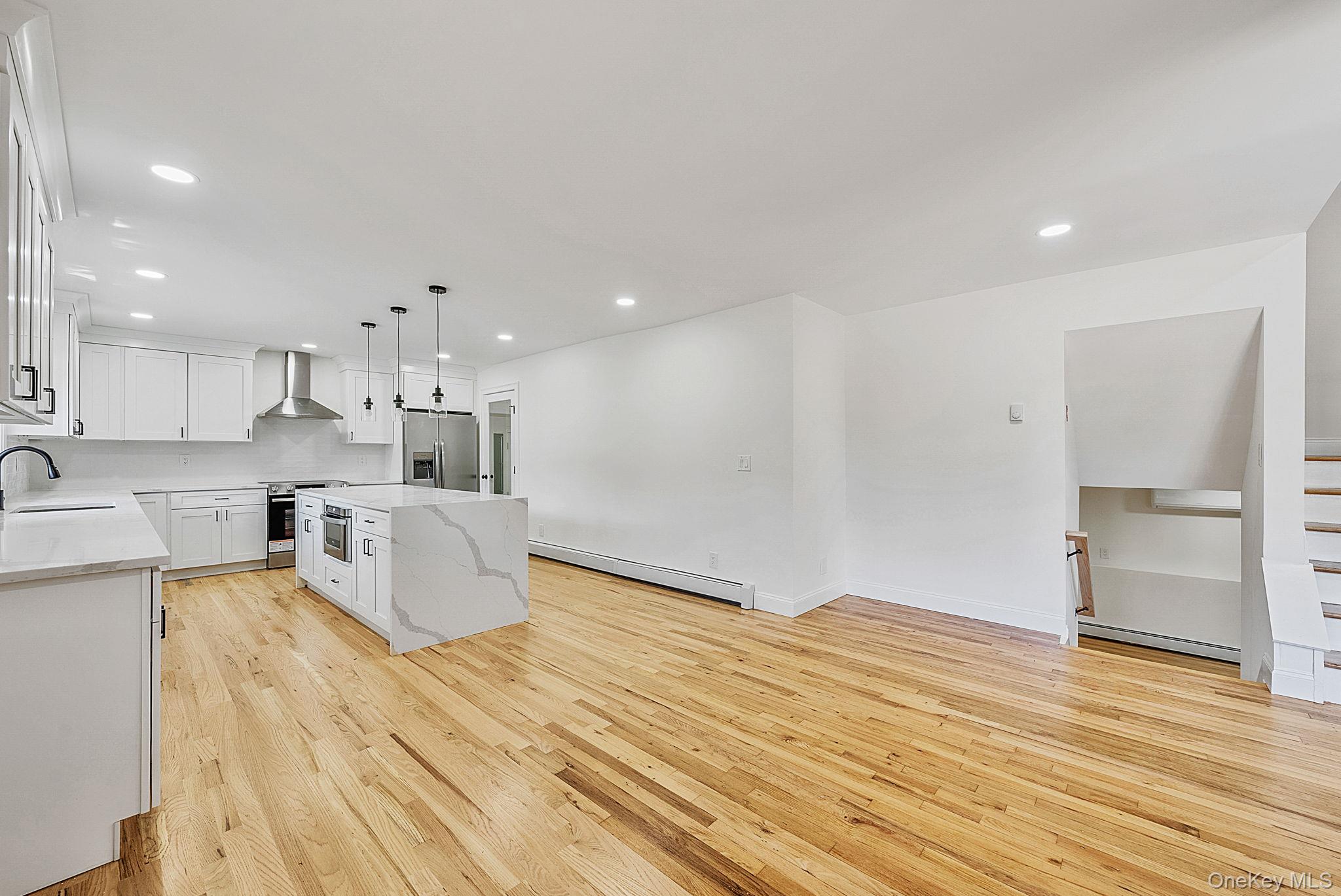928 Manor Lane
