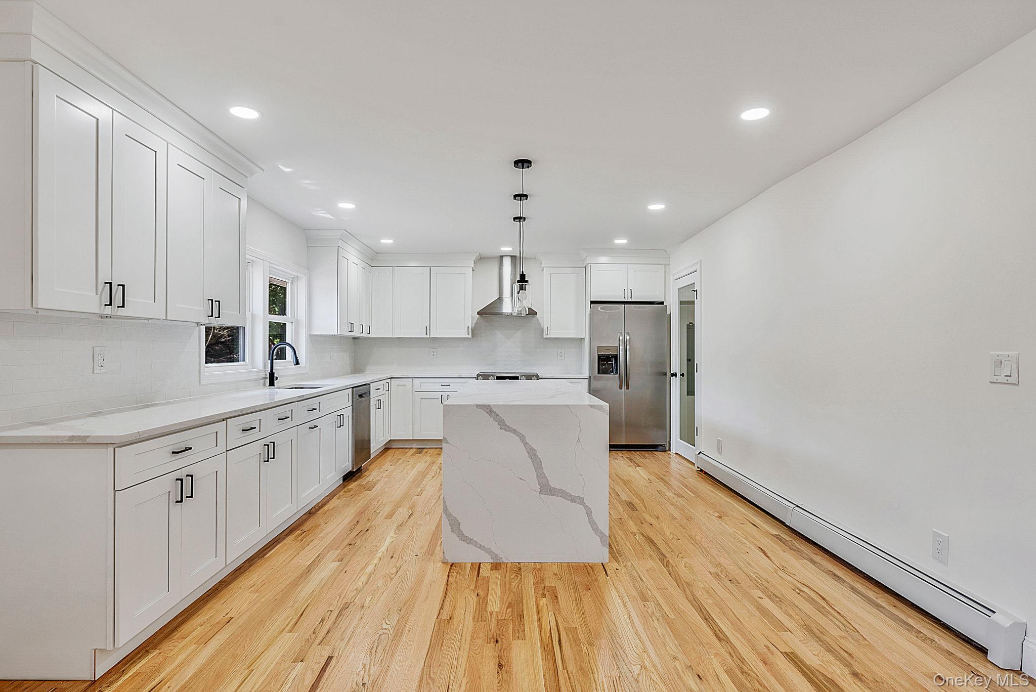 928 Manor Lane