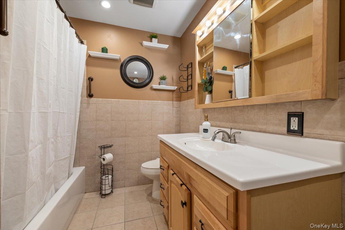 190 Lake Pointe Circle 190
