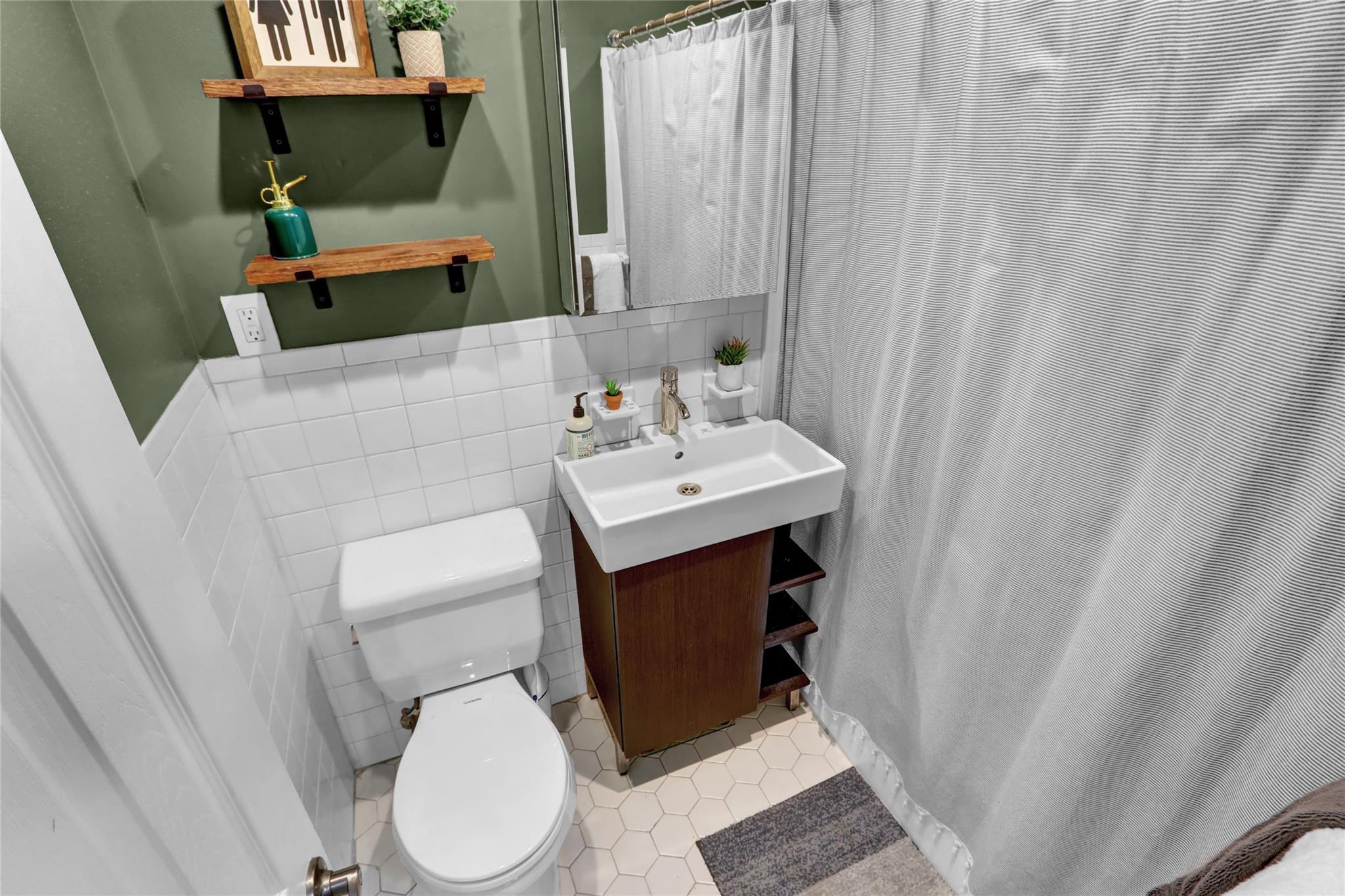 2 Birchwood Court #2K, Mineola, New York image 9