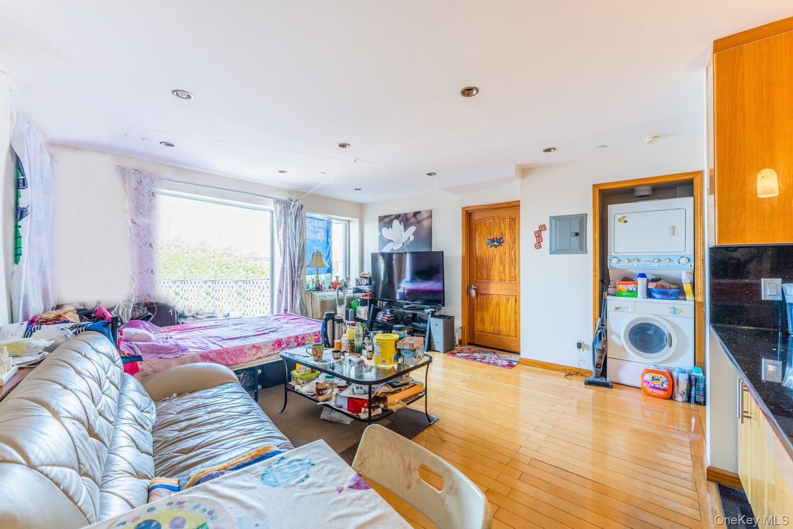 32-26 Union Street 6C