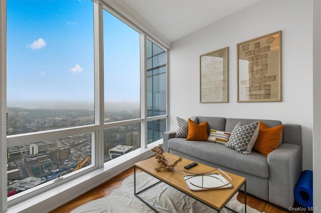 5 Renaissance Square PH5E (36fl)