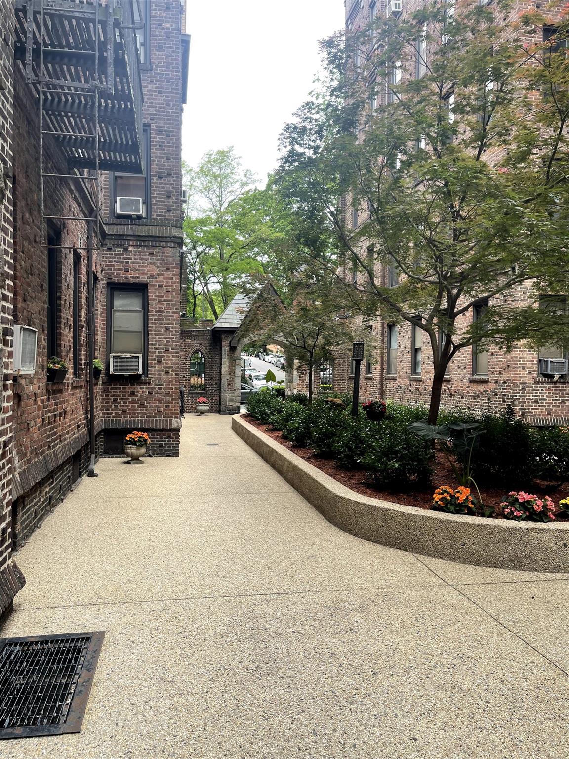 83-19 116th Street #2E, Kew Gardens, New York image 4