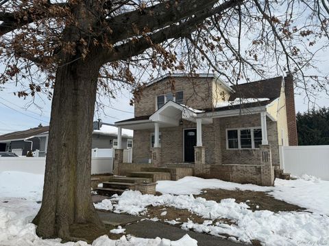 Homes For Sale - 2303 Pine Street<br/> Seaford, NY 11783