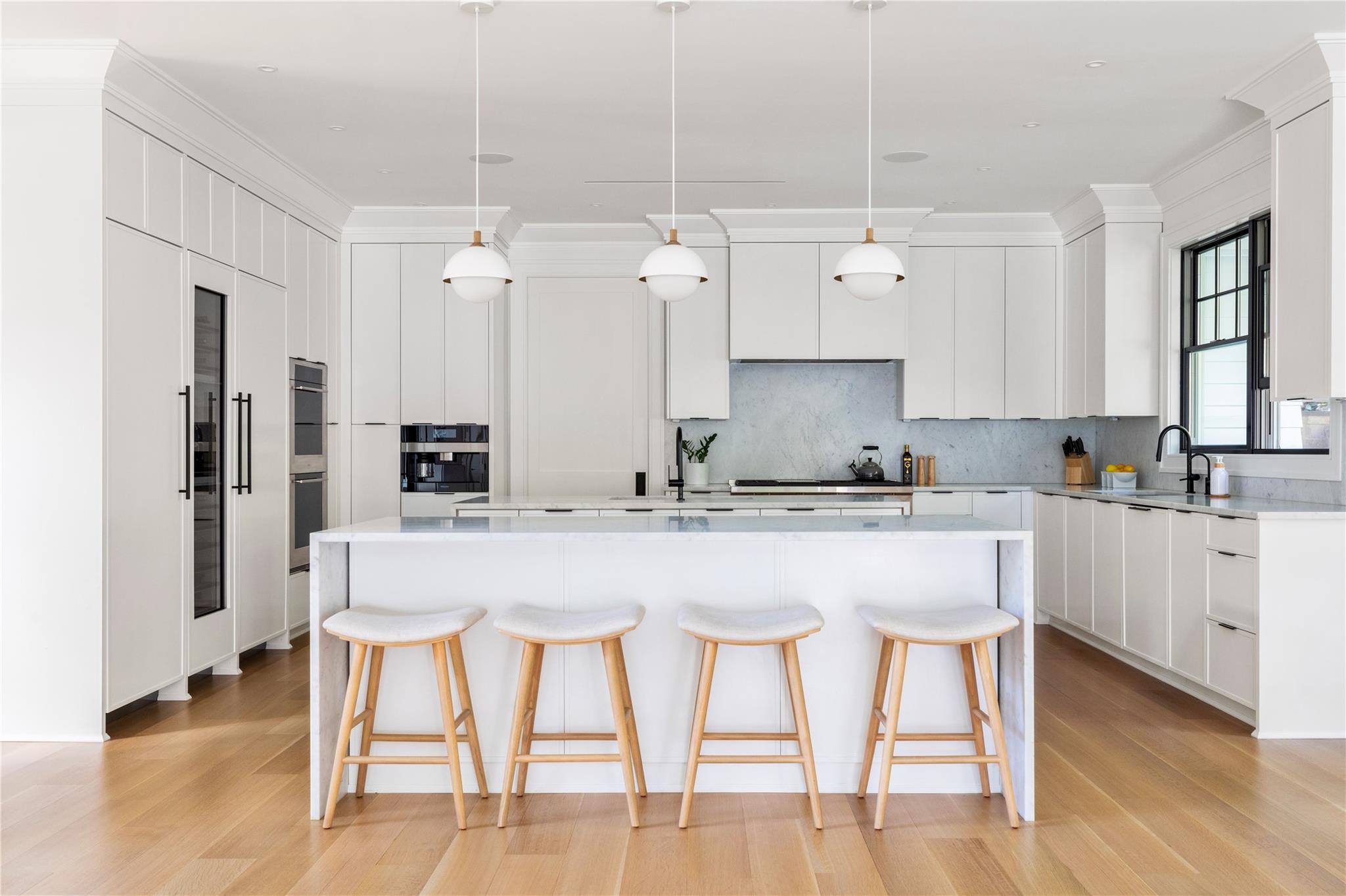 112 Plymouth Court, Manhasset, New York image 6