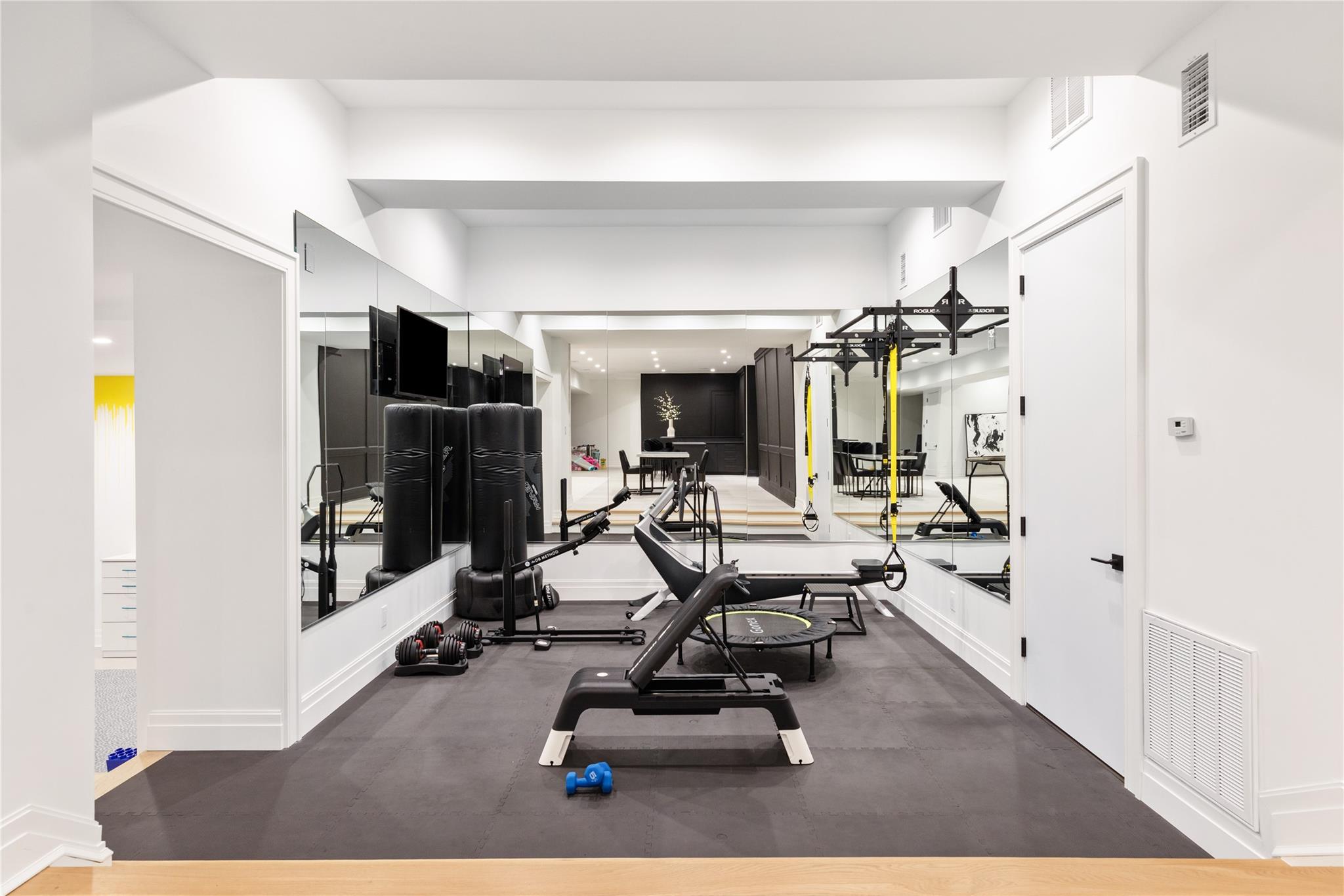 112 Plymouth Court, Manhasset, New York image 25