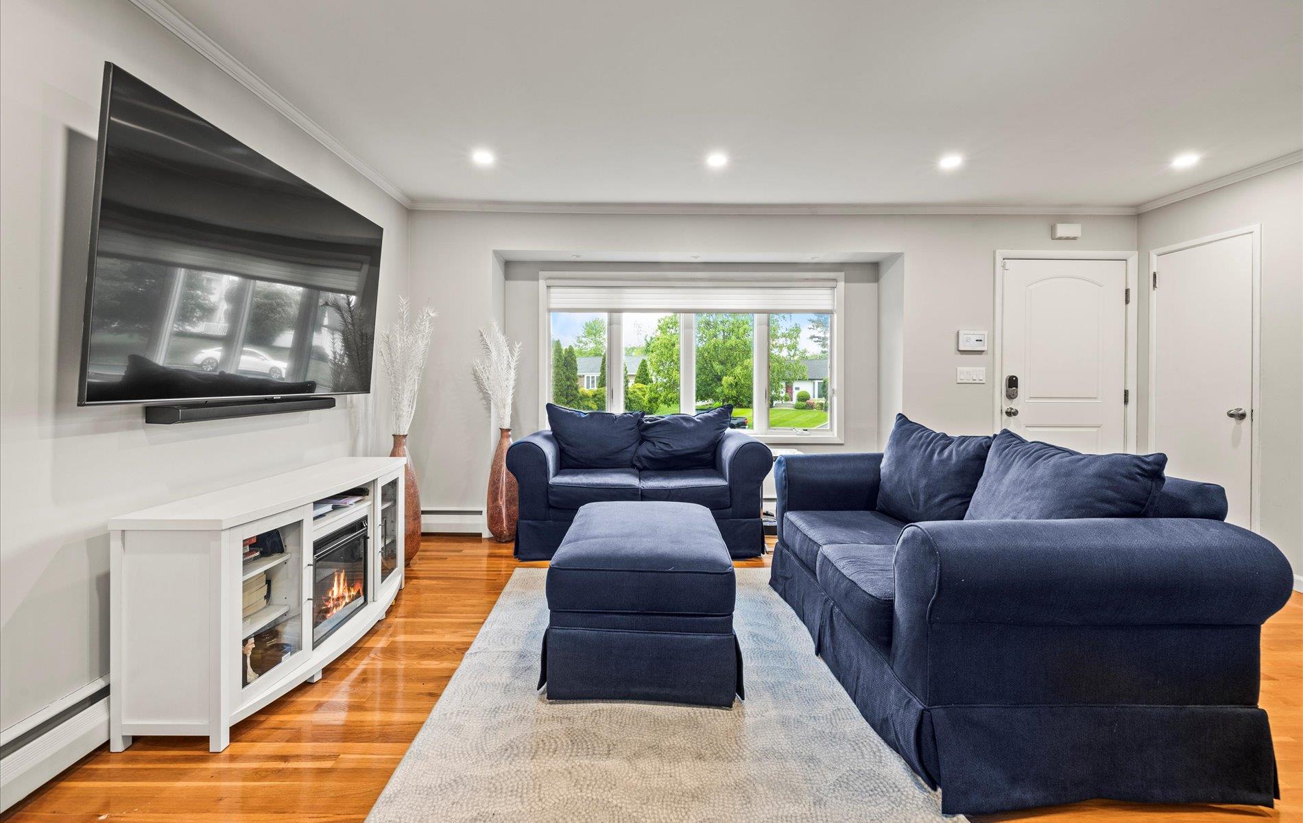 19 Walter Court, Commack, New York image 9