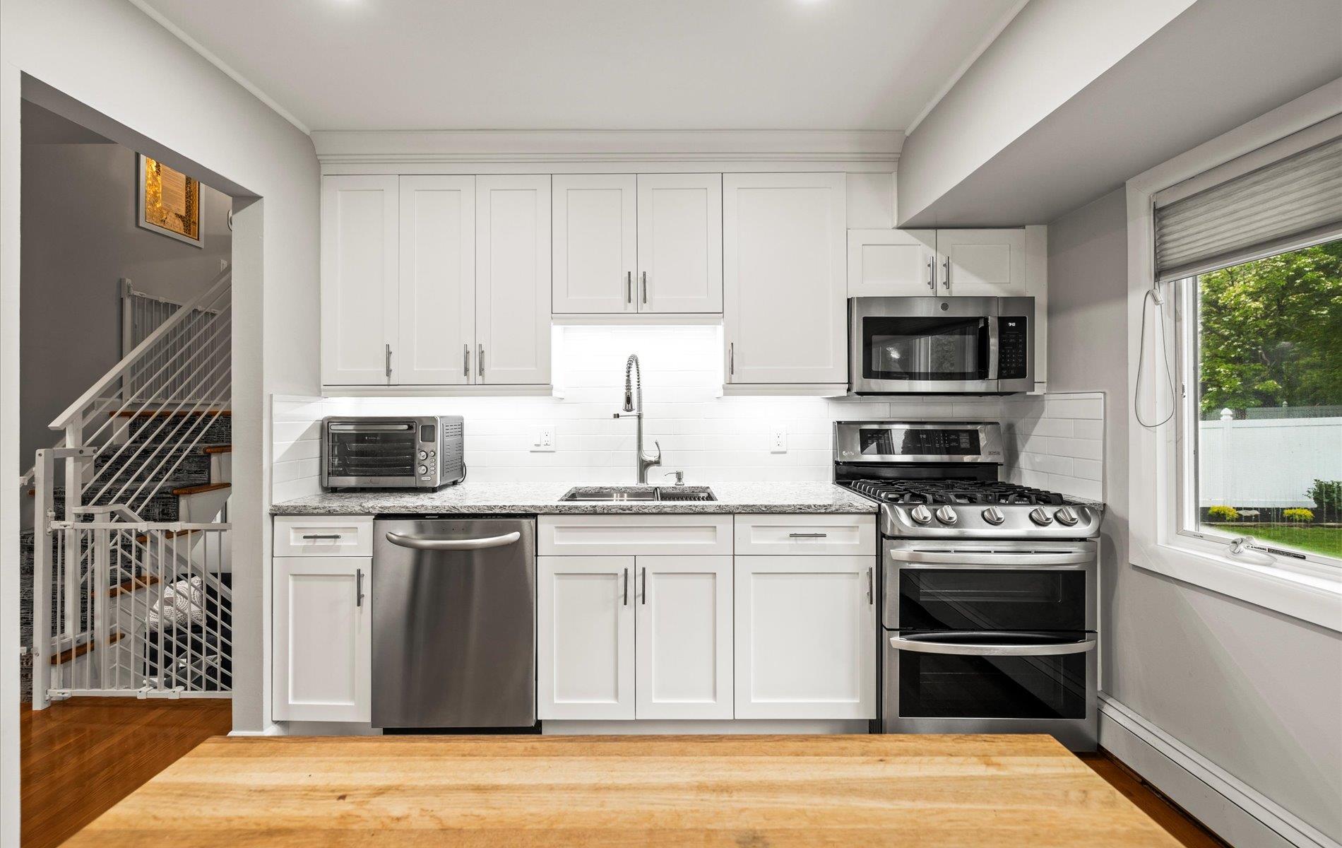 19 Walter Court, Commack, New York image 11