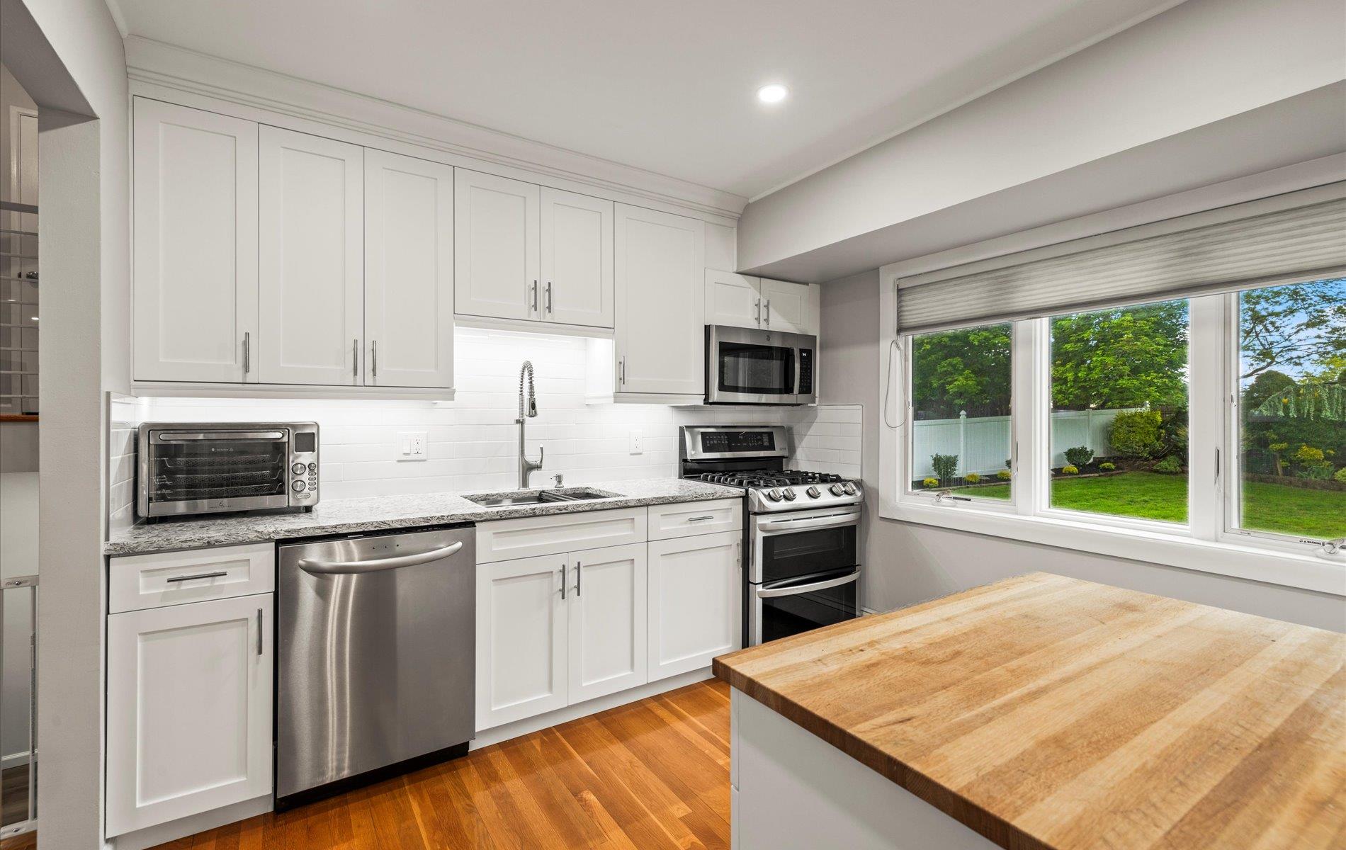 19 Walter Court, Commack, New York image 10