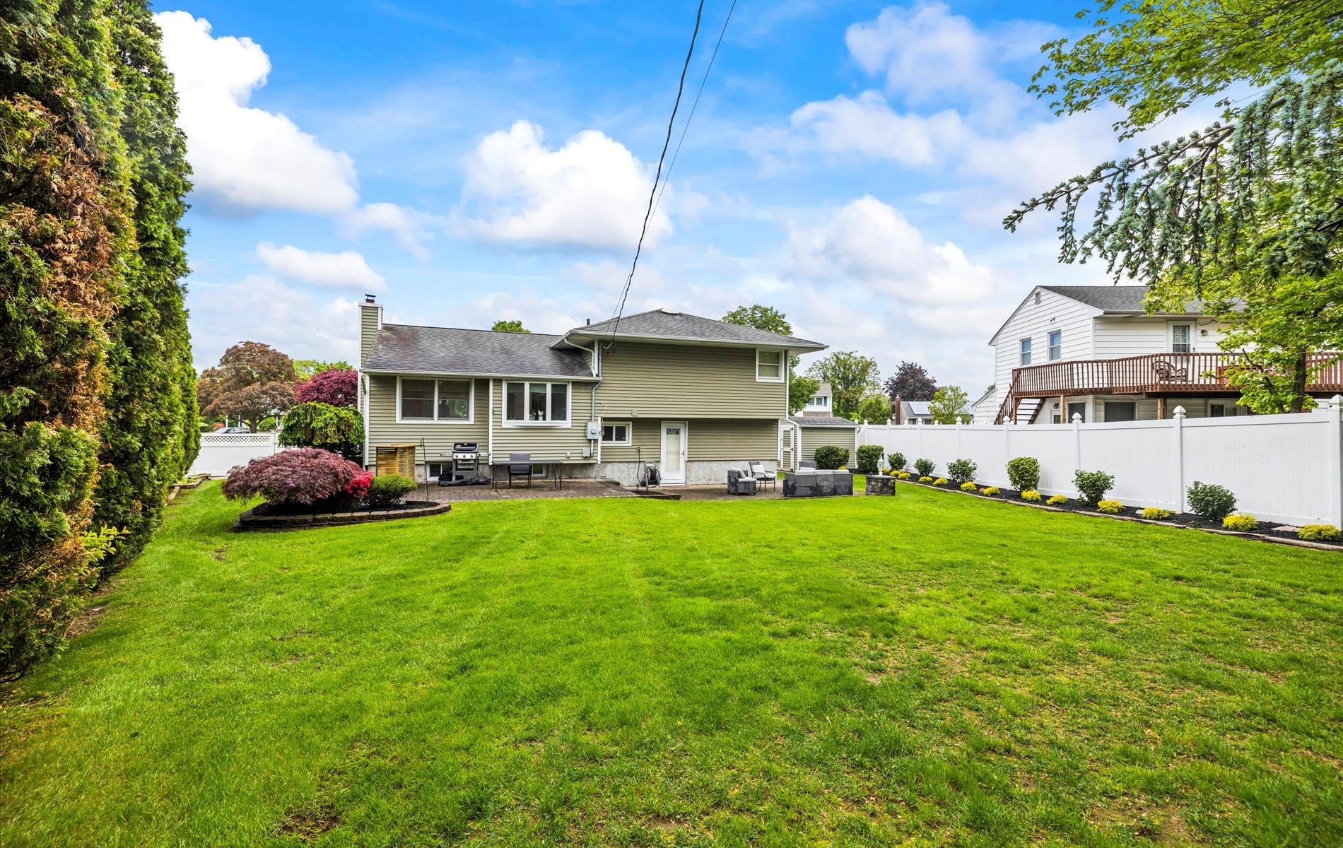 19 Walter Court, Commack, New York image 28