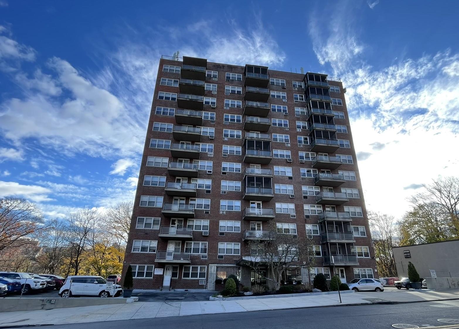 385 Mclean Avenue #12G, Yonkers, New York image 1