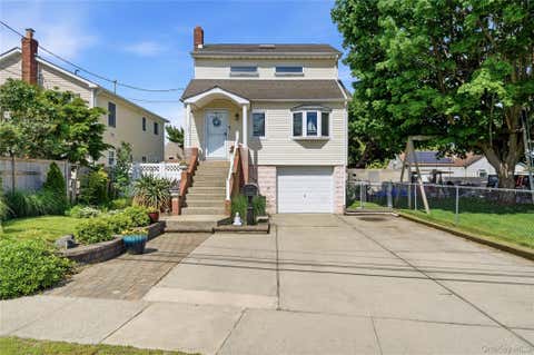 Homes For Sale - 107 E Shore Road<br/> Suffolk County, Lindenhurst, NY 11757