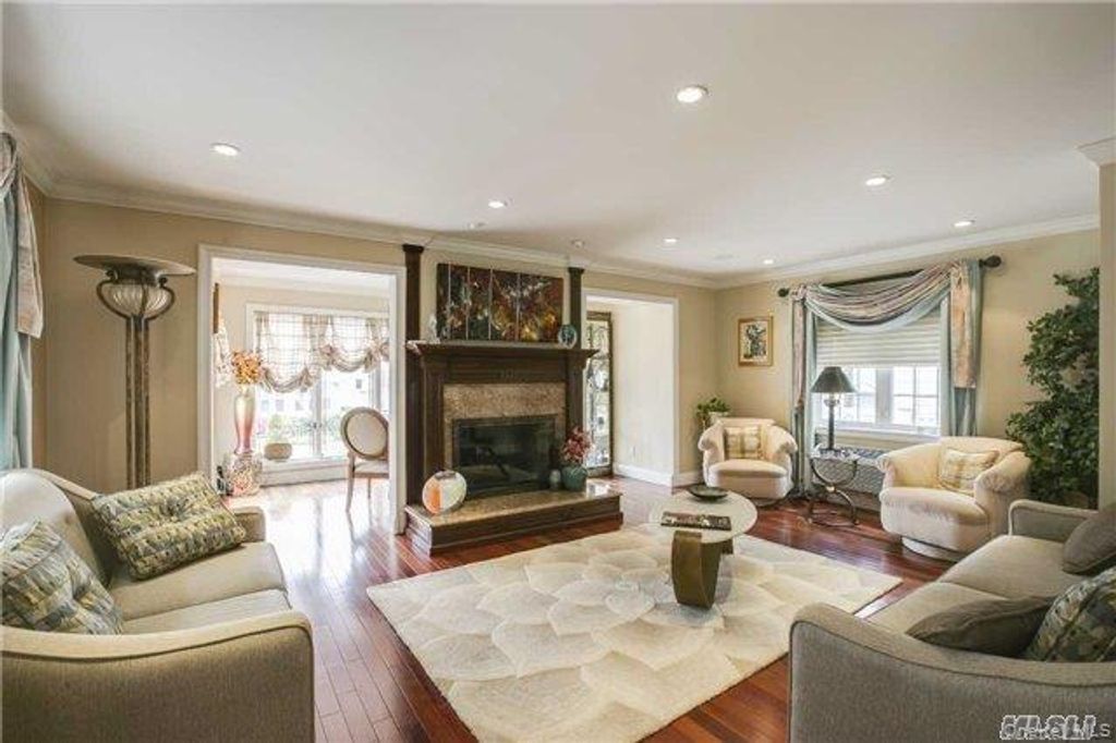 Photo of 3315 167th Street St, Flushing, NY 11358 (MLS # 987232)