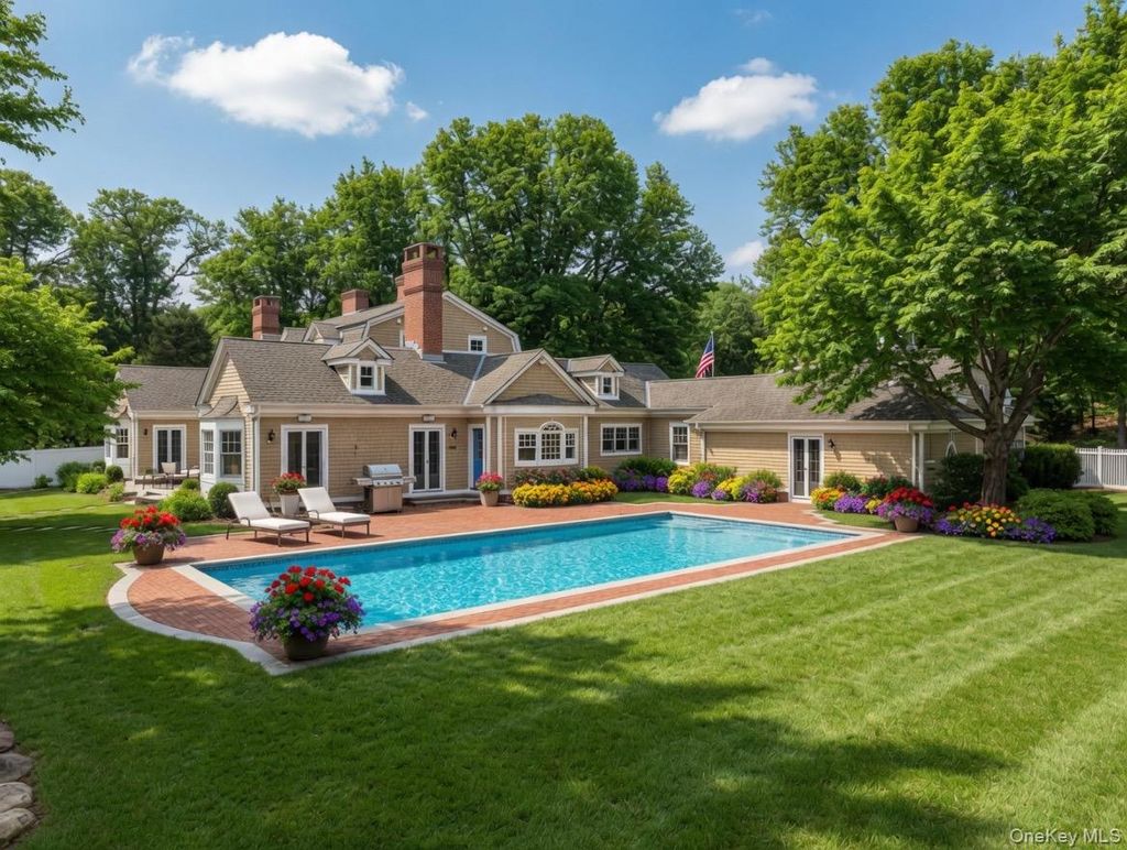 Photo of 84 Cove Neck Road, Cove Neck, NY 11771 (MLS # 984545)