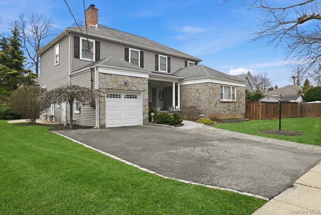 Photo of 577 Waukena Avenue, Oceanside, NY 11572 (MLS # 976998)