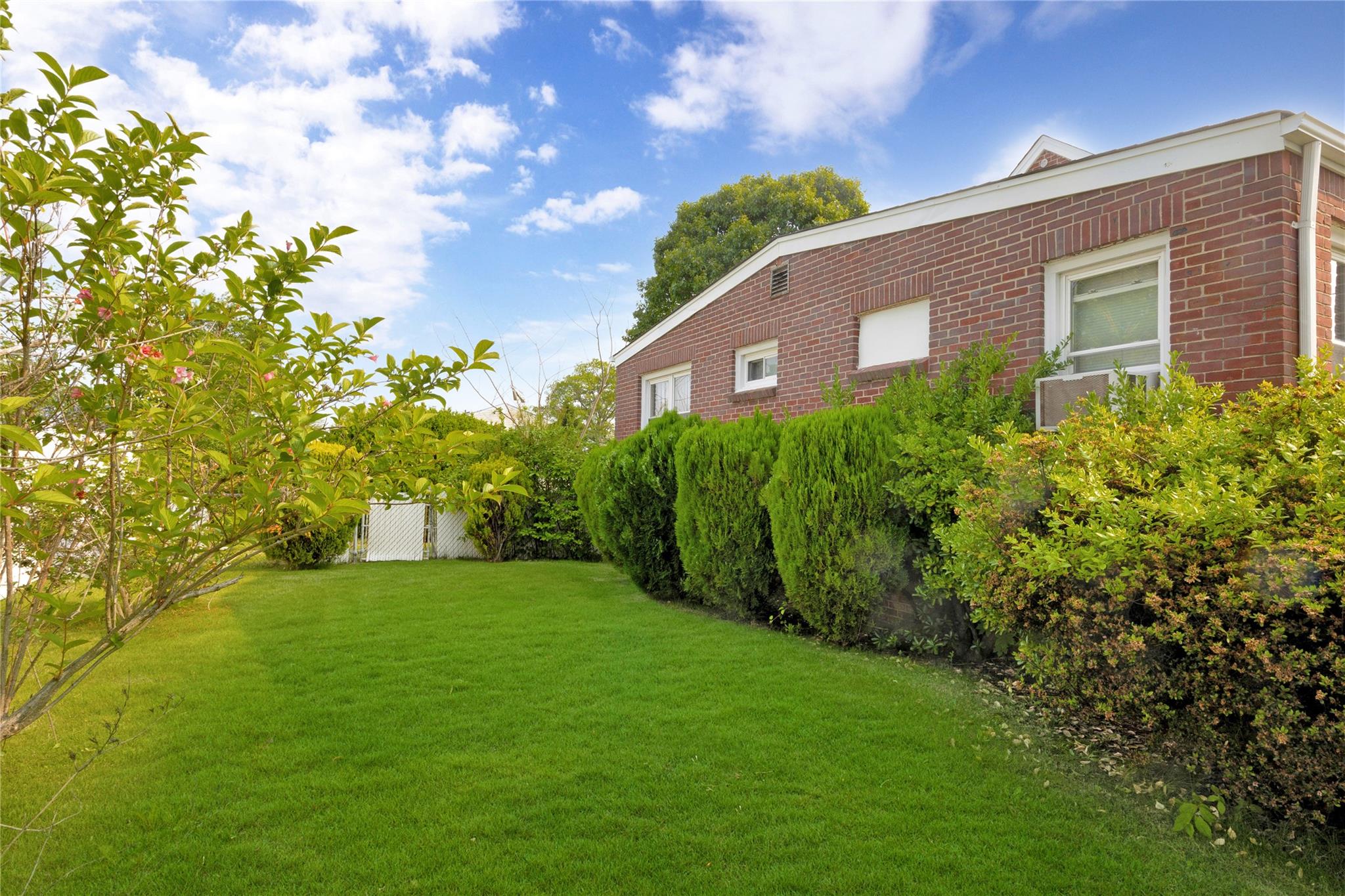 284 W Gates Avenue, Lindenhurst, New York image 29