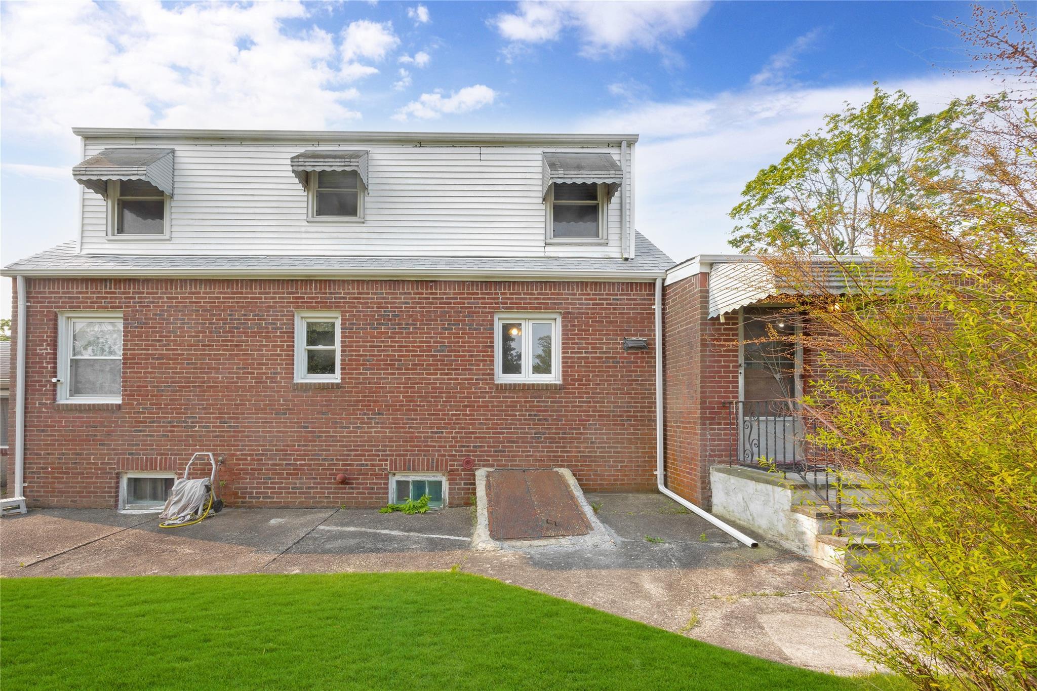 284 W Gates Avenue, Lindenhurst, New York image 28